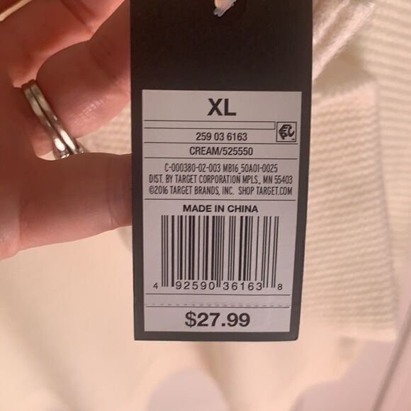 New Mossimo cream cold shoulder sweater - Picture 2 of 4